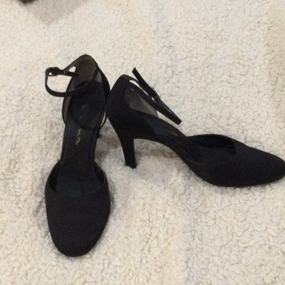 Nina, black heels